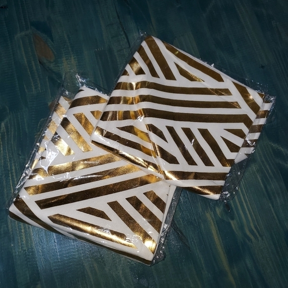 New Set Of 2 Metallic Gold And White Square Pillow Covers - Picture 2 of 5